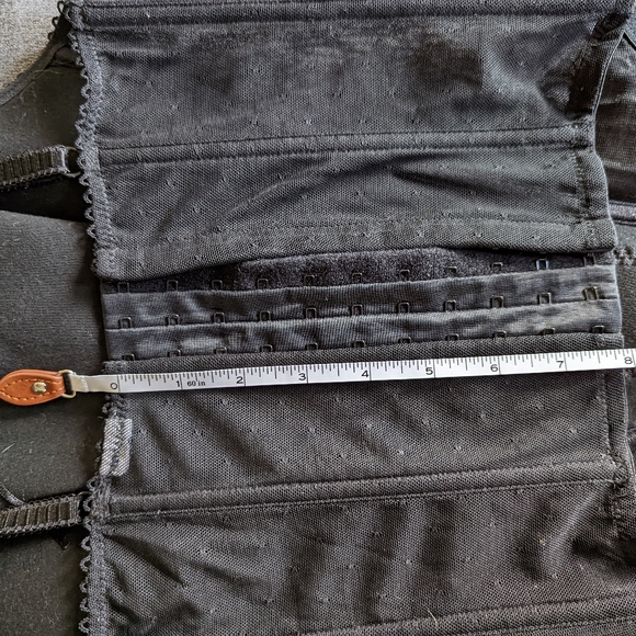 Black lace corset size xs-s - Picture 9 of 10